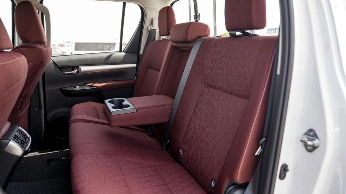 Toyota Hilux Toyota Hilux MT Sr5 2.7L petrol 2025 four wheels drives 4X4-13-13