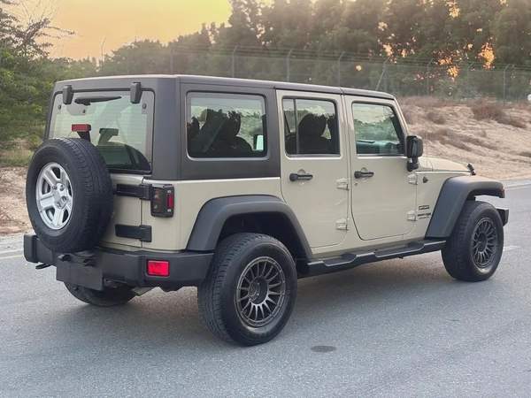 JEEP WRANGLER UNLIMITED SPORT—2018–GCC—FREE ACCIDENT—ORIGINAL PAINT—FULL SERVICE HISTORY—