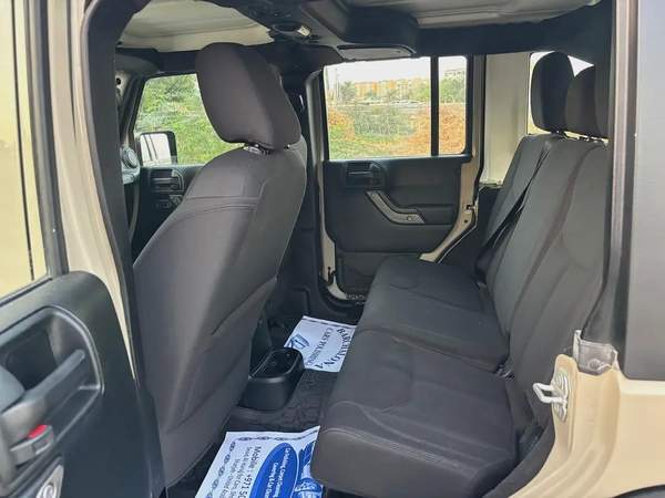 JEEP WRANGLER UNLIMITED SPORT—2018–GCC—FREE ACCIDENT—ORIGINAL PAINT—FULL SERVICE HISTORY—