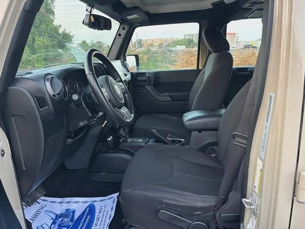 JEEP WRANGLER UNLIMITED SPORT—2018–GCC—FREE ACCIDENT—ORIGINAL PAINT—FULL SERVICE HISTORY—