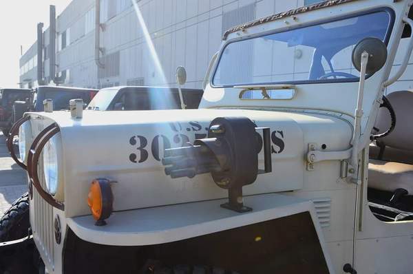 CLASSIC 1979 JEEP WRANGLER WILLYS EDITION - BEIGE