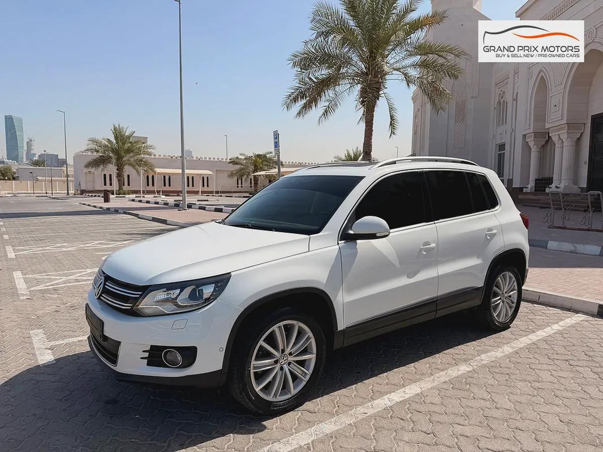 Volkswagen Tiguan 2.0 Tsi 4Motion 2016 Model GCC Specs With Partial Service History-0-0