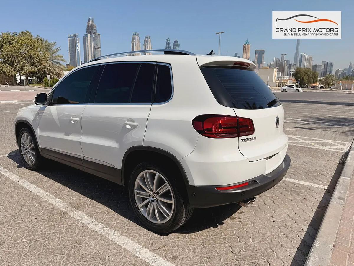 Volkswagen Tiguan 2.0 Tsi 4Motion 2016 Model GCC Specs With Partial Service History-5-5