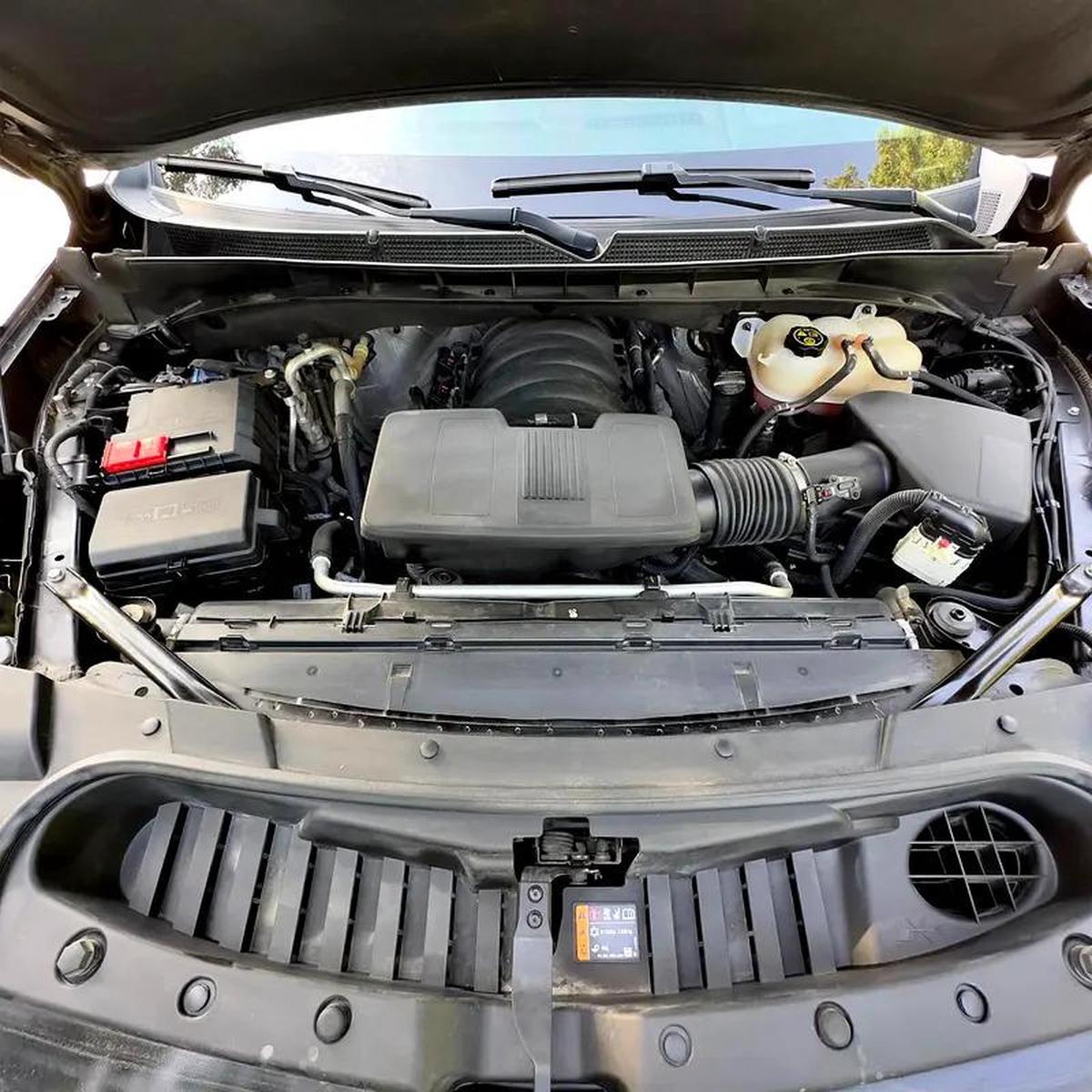 GMC Yukon Denali-4-4