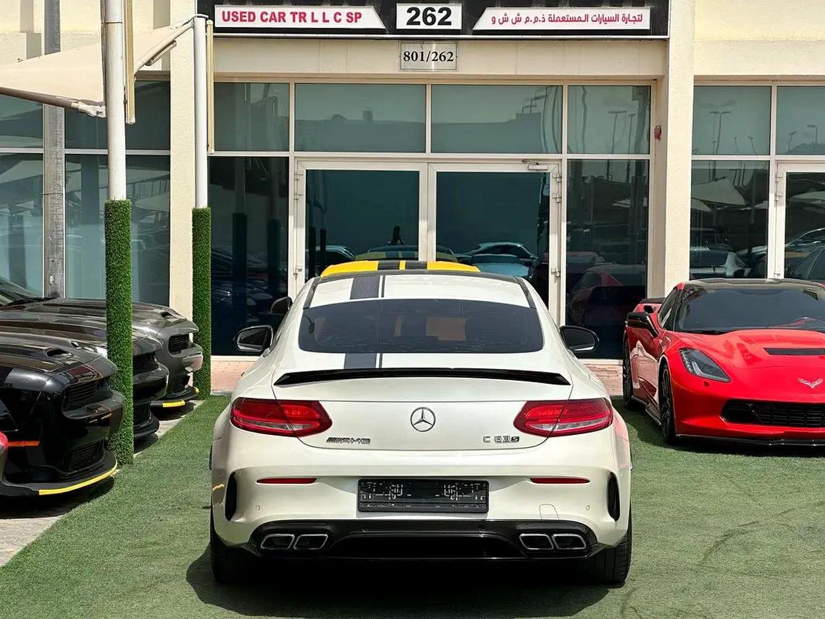 MERCEDES BENZ AMG C63s Gcc 2017 Edition 1 Original paint 4 buttons full option Full carbon fibre-6-6