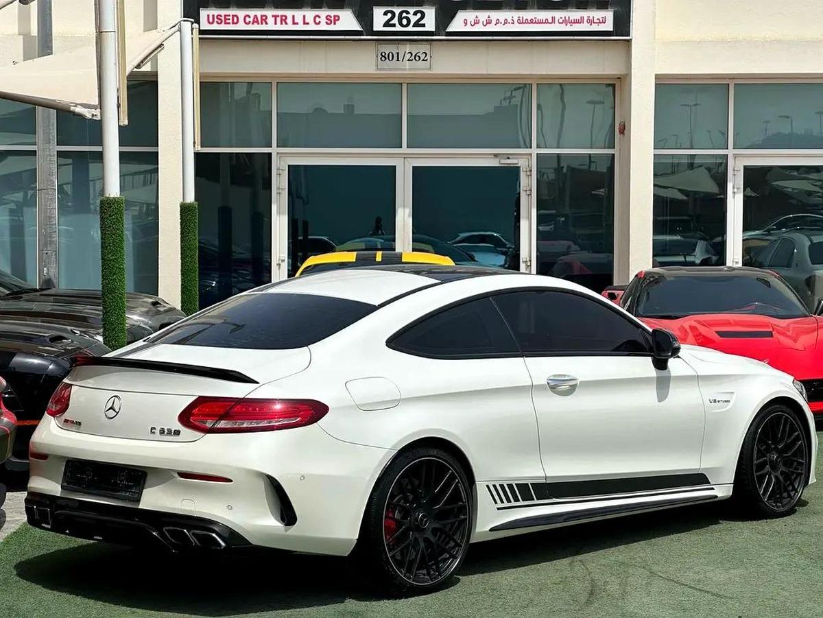 MERCEDES BENZ AMG C63s Gcc 2017 Edition 1 Original paint 4 buttons full option Full carbon fibre-4-4