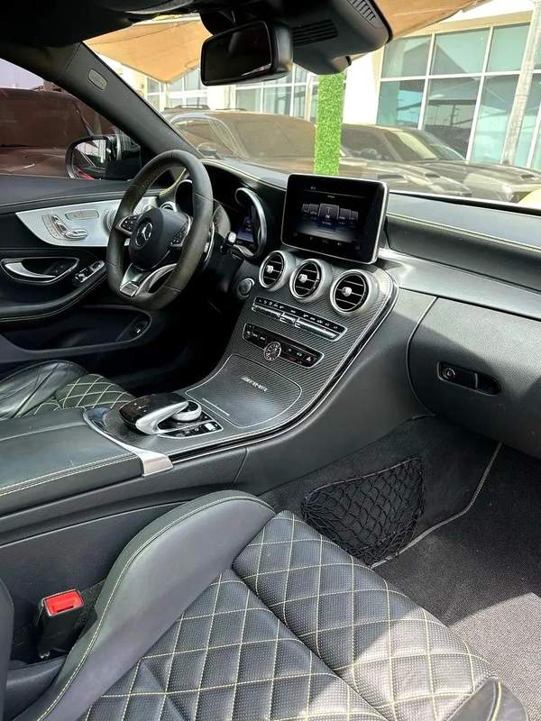 MERCEDES BENZ AMG C63s Gcc 2017 Edition 1 Original paint 4 buttons full option Full carbon fibre