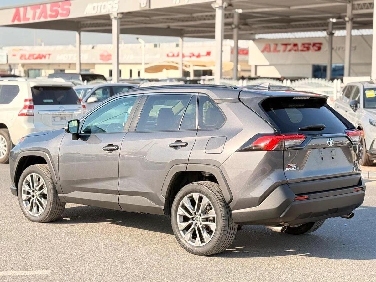 Toyota RAV4 XLE premium 2.5L | Sunroof | leather seats | push start full option-12-12