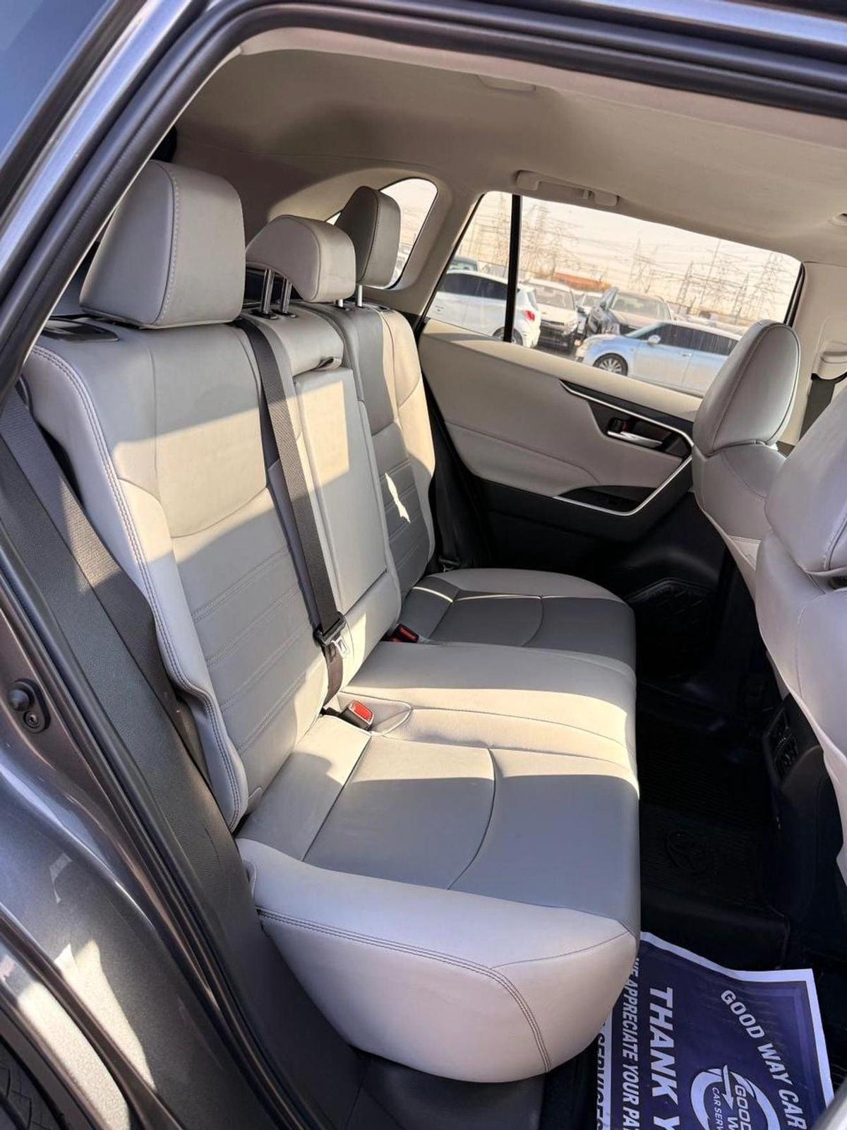 Toyota RAV4 XLE premium 2.5L | Sunroof | leather seats | push start full option-14-14