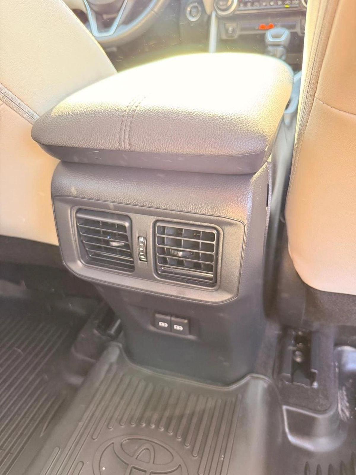 Toyota RAV4 XLE premium 2.5L | Sunroof | leather seats | push start full option-16-16