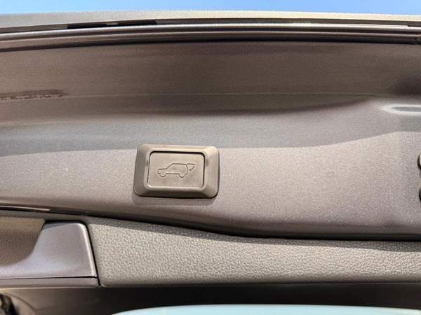 Toyota RAV4 XLE premium 2.5L | Sunroof | leather seats | push start full option