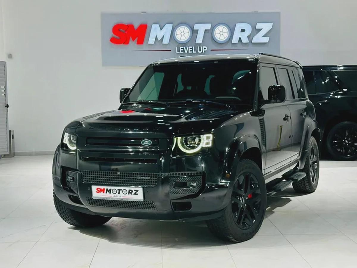 LAND ROVER DEFENDER 2023 X DYNAMIC GCC SPECS UNDER AGENCY WARRANTY TILL 2028 ORIGINAL PAINT-0-0