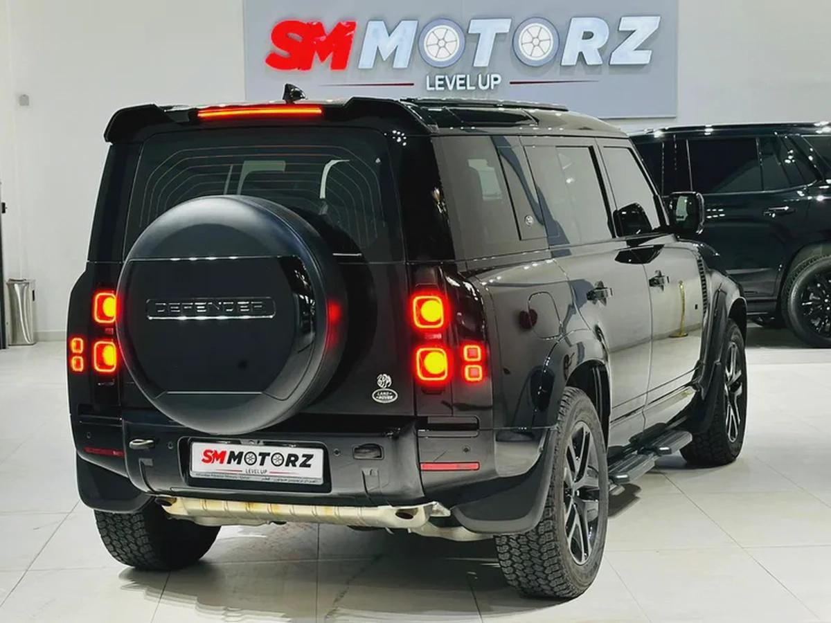 LAND ROVER DEFENDER 2023 X DYNAMIC GCC SPECS UNDER AGENCY WARRANTY TILL 2028 ORIGINAL PAINT-3-3