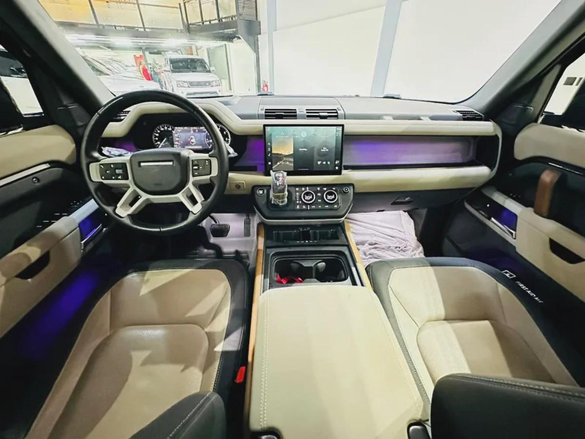 LAND ROVER DEFENDER 2023 X DYNAMIC GCC SPECS UNDER AGENCY WARRANTY TILL 2028 ORIGINAL PAINT-6-6