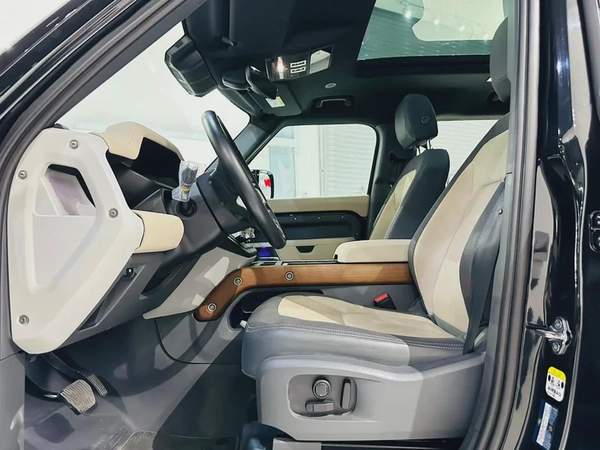 LAND ROVER DEFENDER 2023 X DYNAMIC GCC SPECS UNDER AGENCY WARRANTY TILL 2028 ORIGINAL PAINT