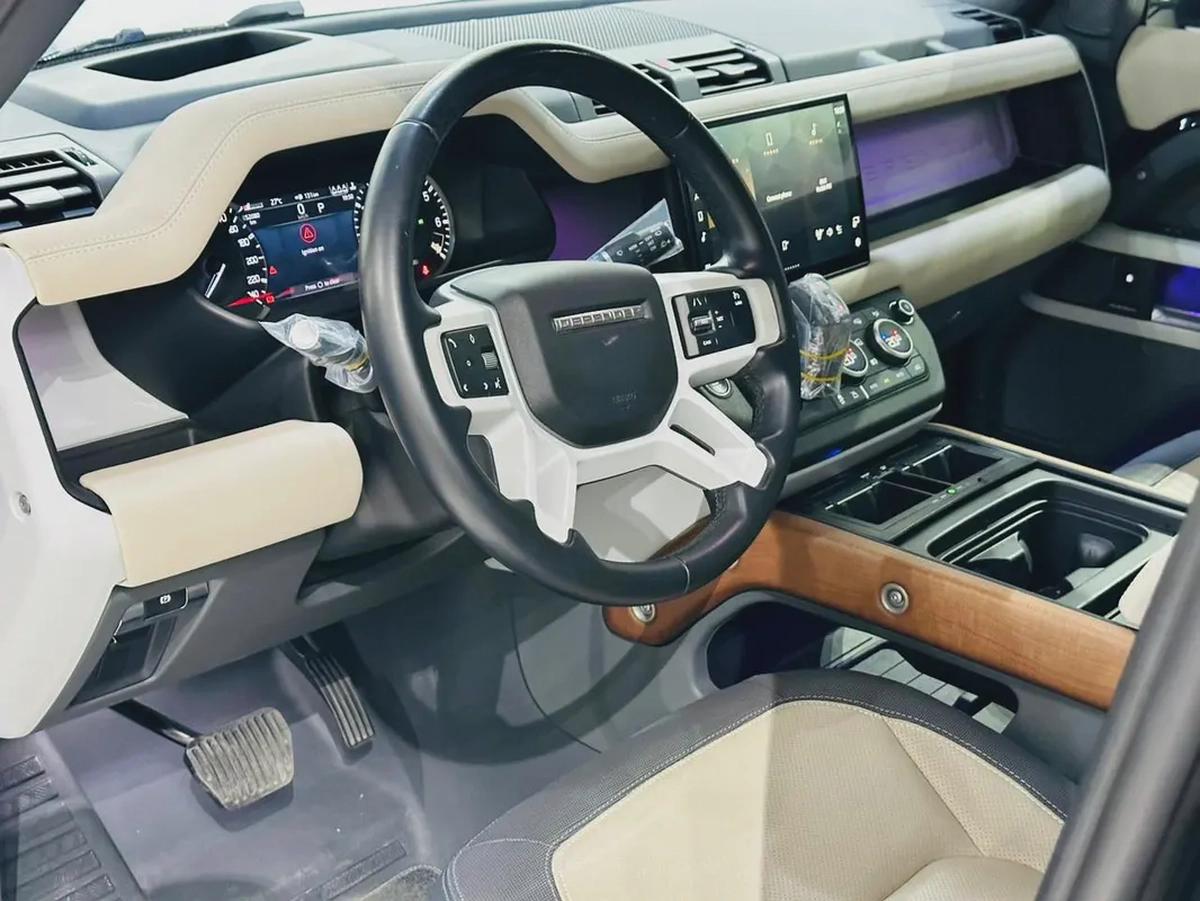 LAND ROVER DEFENDER 2023 X DYNAMIC GCC SPECS UNDER AGENCY WARRANTY TILL 2028 ORIGINAL PAINT-11-11