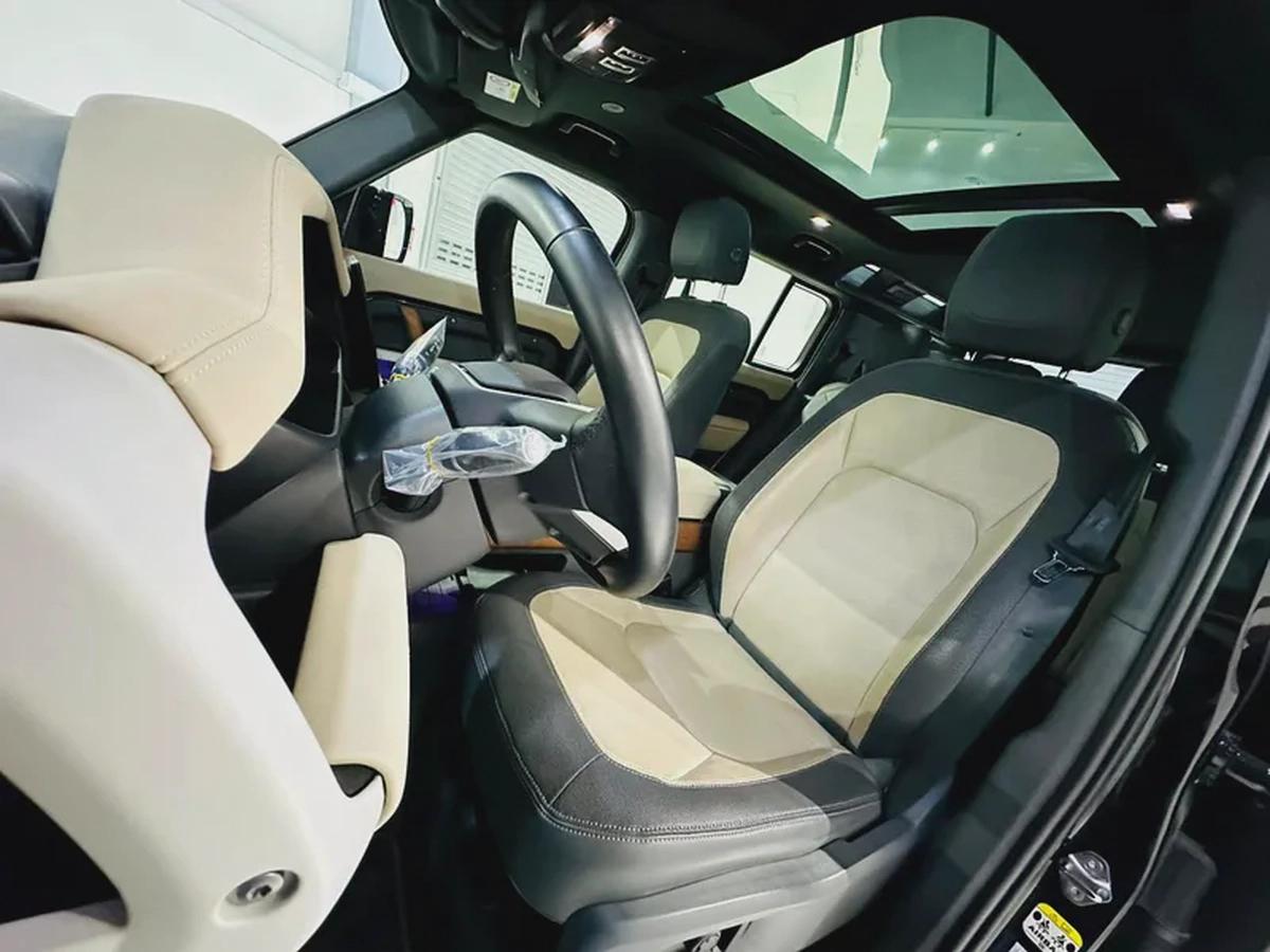 LAND ROVER DEFENDER 2023 X DYNAMIC GCC SPECS UNDER AGENCY WARRANTY TILL 2028 ORIGINAL PAINT-15-15