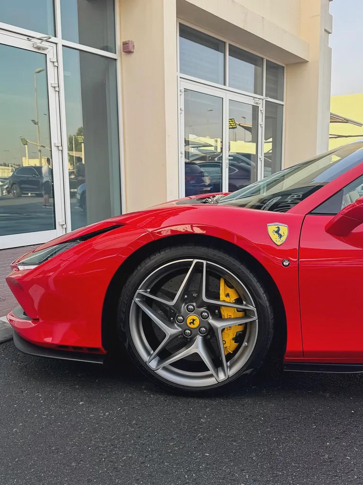 FERRARI F8 SPIDER 2022 full carbon low mileage full service history-9-9