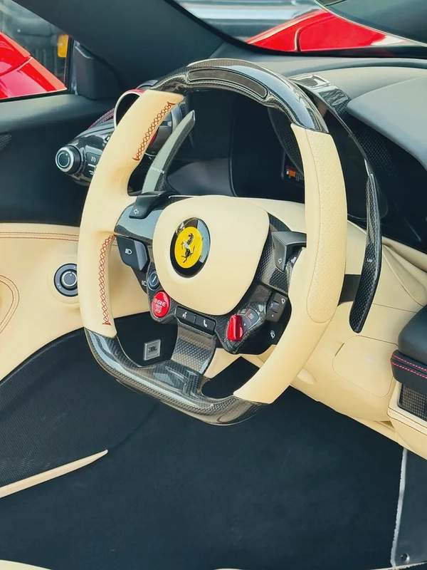 FERRARI F8 SPIDER 2022 full carbon low mileage full service history