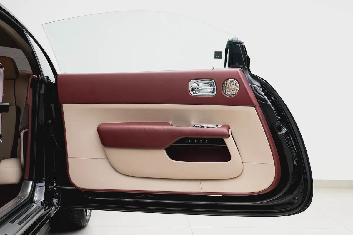 2019 ROLLS ROYCE WRAITH. GCC. BESPOKE AUDIO. 4 BUTTONS. STARLIGHT.-7-7