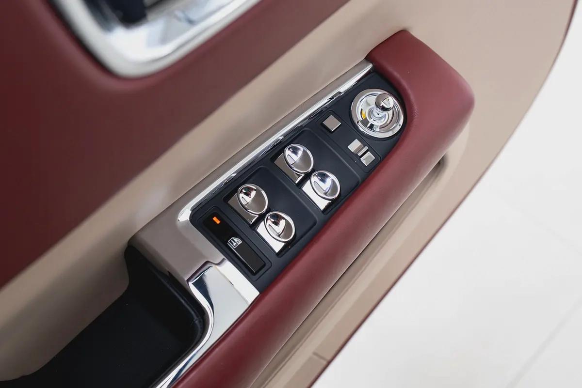 2019 ROLLS ROYCE WRAITH. GCC. BESPOKE AUDIO. 4 BUTTONS. STARLIGHT.-11-11