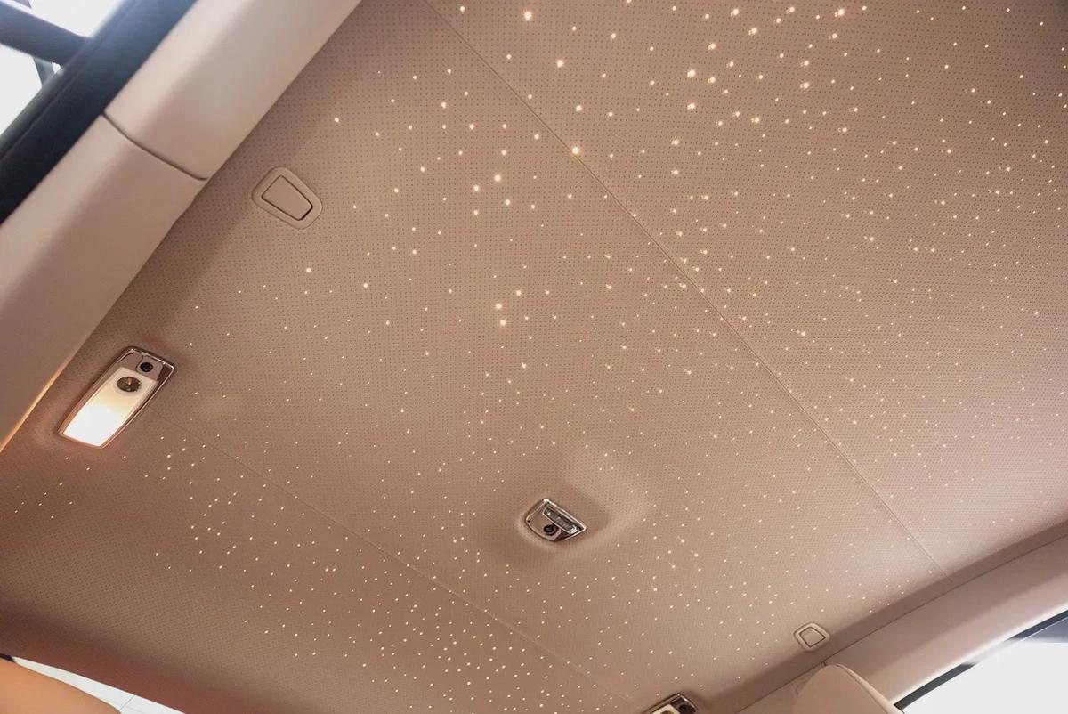 2019 ROLLS ROYCE WRAITH. GCC. BESPOKE AUDIO. 4 BUTTONS. STARLIGHT.-12-12