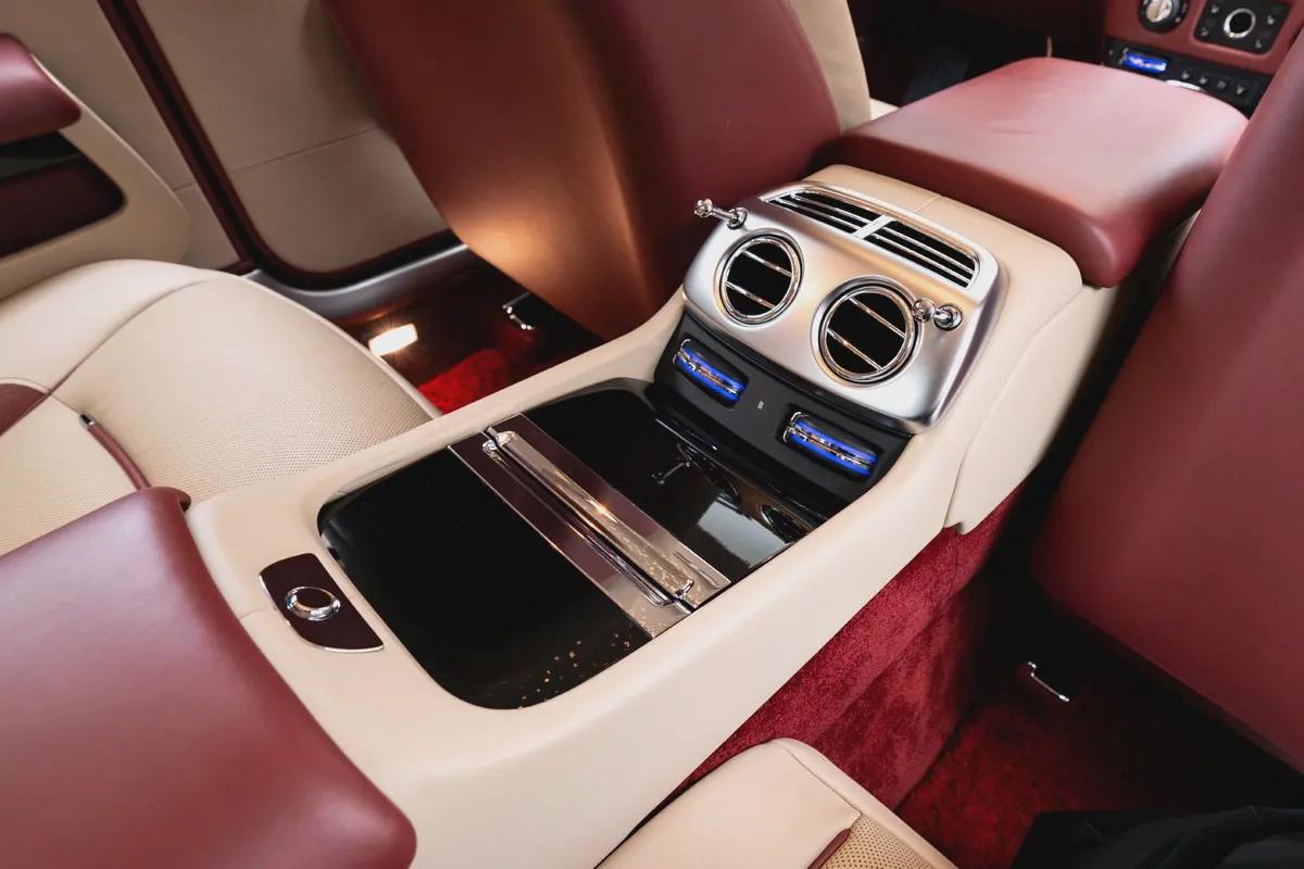 2019 ROLLS ROYCE WRAITH. GCC. BESPOKE AUDIO. 4 BUTTONS. STARLIGHT.-18-18