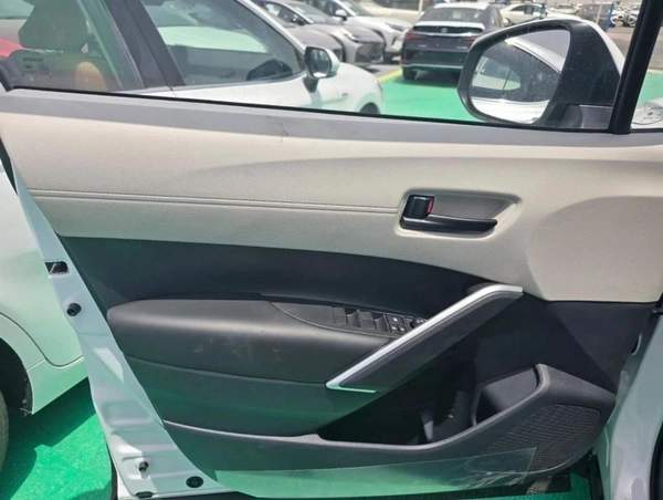 Toyota RAV4 FRONT LANDER 2.0L HYBRID 2025