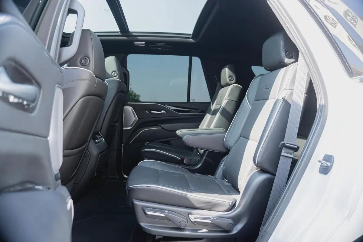 ESCALADE 2021-18-18