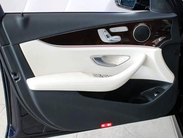 2023 - Mercedes-Benz E300 - GCC with warranty