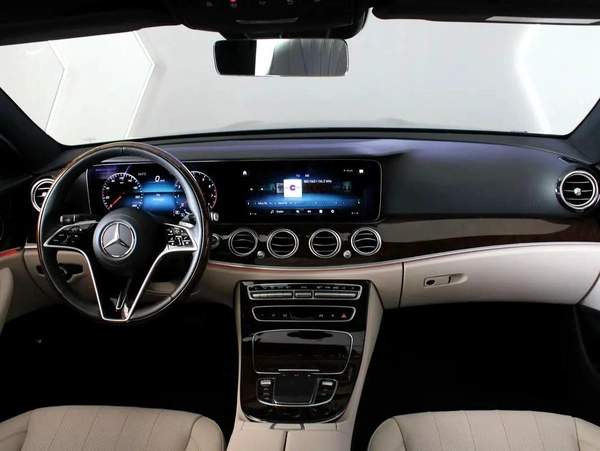 2023 - Mercedes-Benz E300 - GCC with warranty