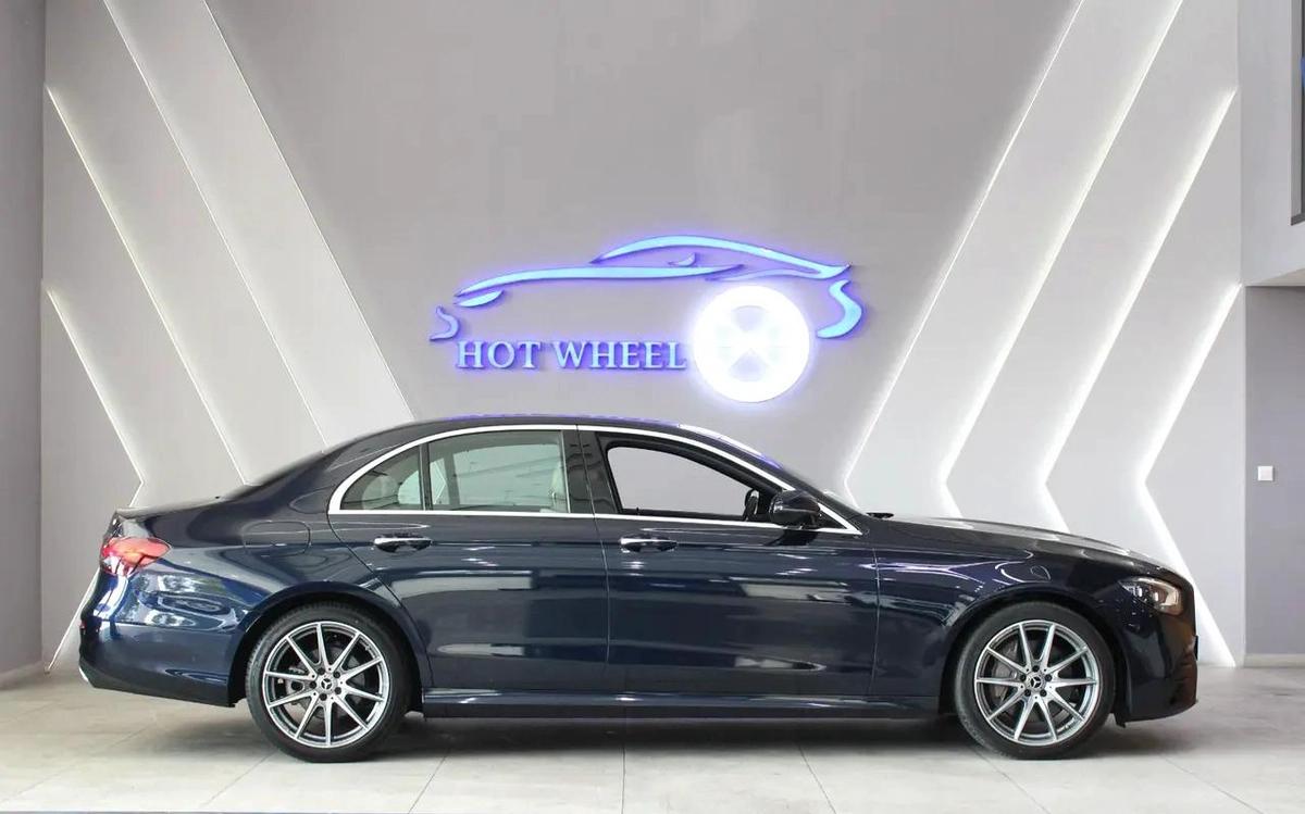 2023 - Mercedes-Benz E300 - GCC with warranty-4-4