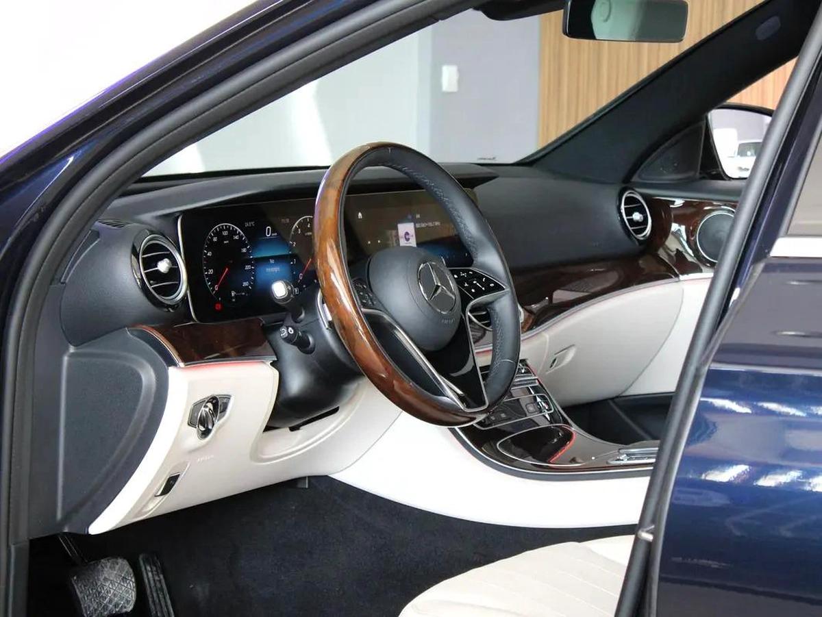 2023 - Mercedes-Benz E300 - GCC with warranty-17-17