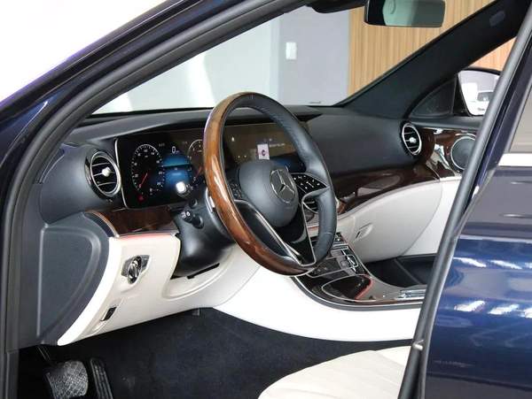 2023 - Mercedes-Benz E300 - GCC with warranty
