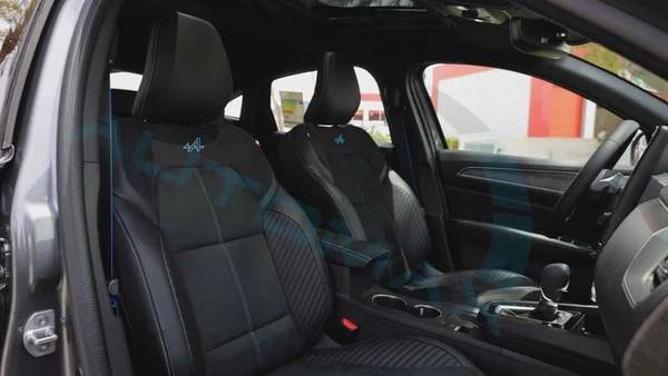 2025 Renault Arkana Esprit Alpine GCC 0Km With 3 Years Warranty Or 60,000 Km At Official Dealer