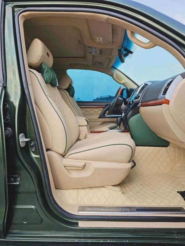 Toyota Land Cruiser GR SPORT/V8 4.6L/2022 SHAPE/ BODY KIT/ FULL OPTION/ SPECIAL COLOR/ EXPORT ONLY/LOT#60306