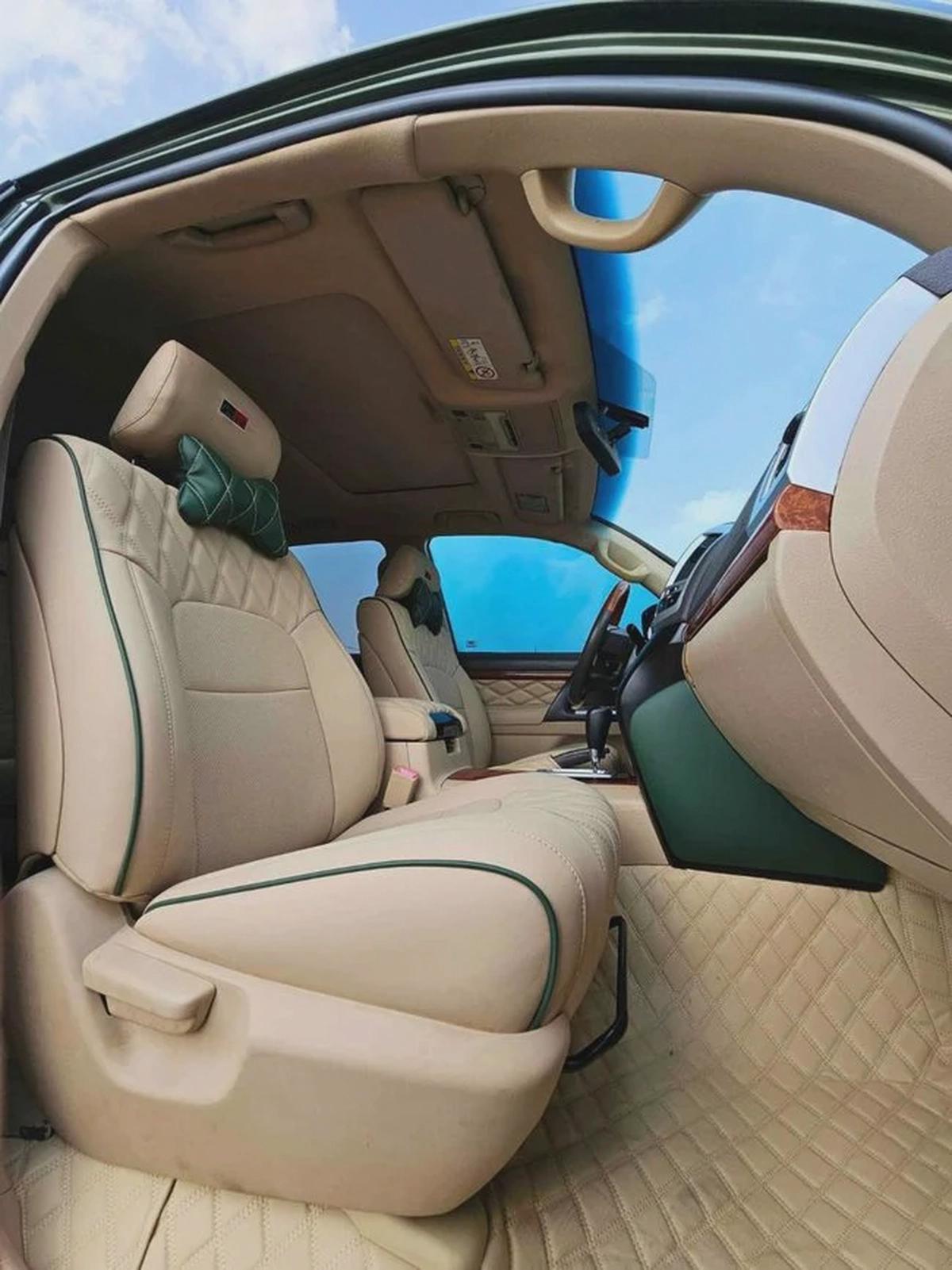 Toyota Land Cruiser GR SPORT/V8 4.6L/2022 SHAPE/ BODY KIT/ FULL OPTION/ SPECIAL COLOR/ EXPORT ONLY/LOT#60306-12-12