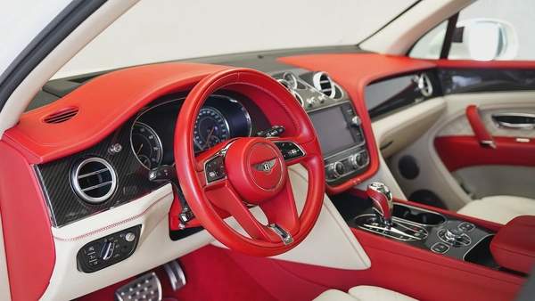 Special Offer | AED 6,638 PM | Akrapovic, NAIM Audio | Bentayga Speed W12