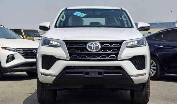 Toyota Fortuner 2.7L petrol 2024