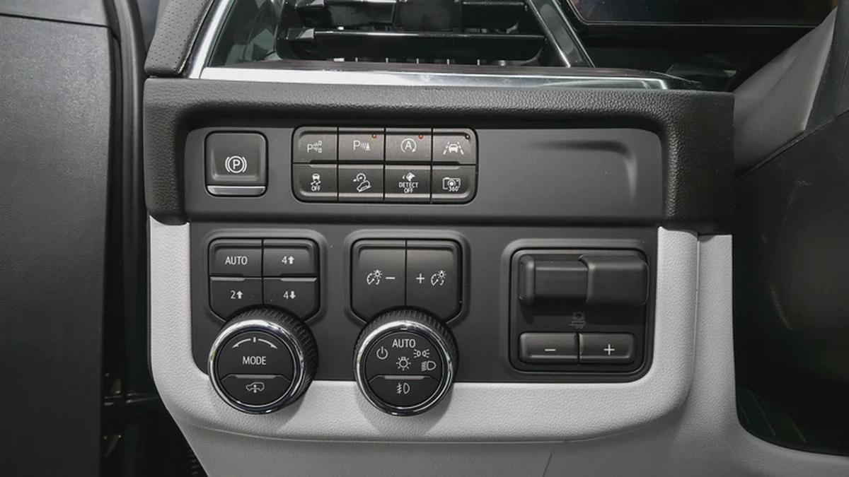 CHEVROLET TAHOE Premier AWD 5.3L V8 - 2025 (Export)-18-18