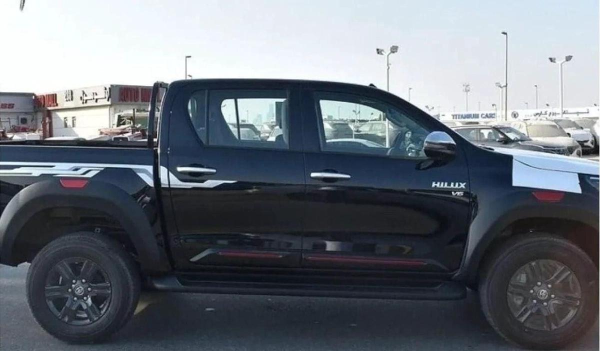 Toyota Hilux TOYOTA HILUX 4.0L V6 PETROL DC AT 2025-2-2