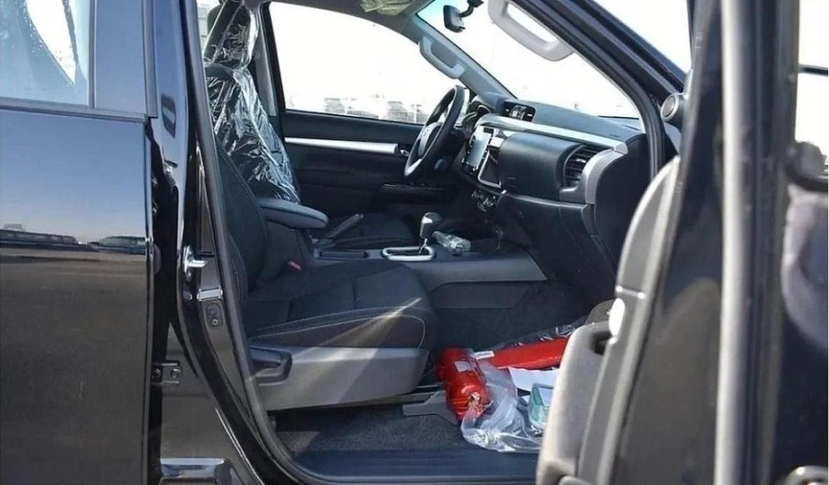 Toyota Hilux TOYOTA HILUX 4.0L V6 PETROL DC AT 2025-12-12