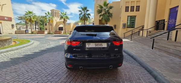 2017-Jaguar F Pace 35t Portfolio-Full option-Excellent Condition-Full Service History