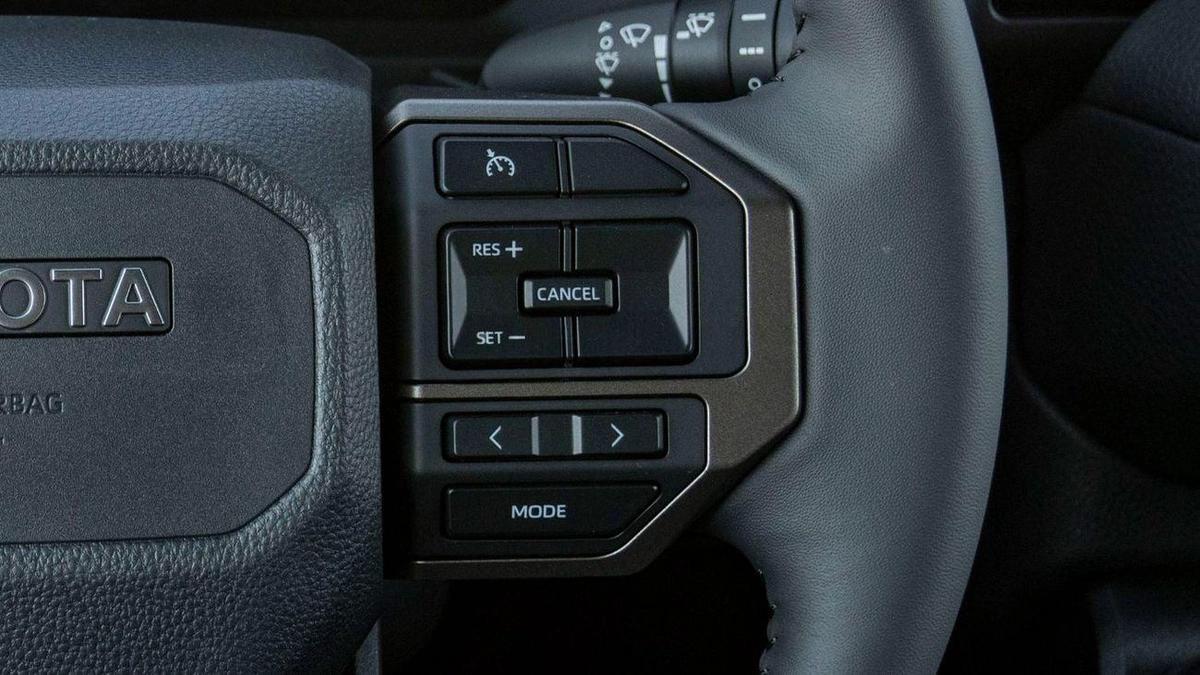 Toyota Prado Adventure Dual Tone 2.4T Adventure 2.4L-16-16