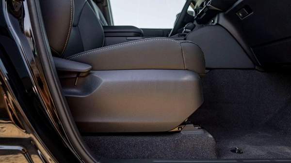 Toyota Prado Adventure Dual Tone 2.4T Adventure 2.4L