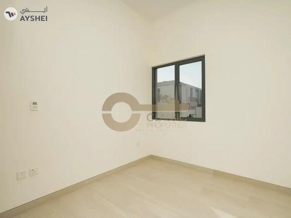 Brand New | Luxurious Townhouse | Huge Plot Size