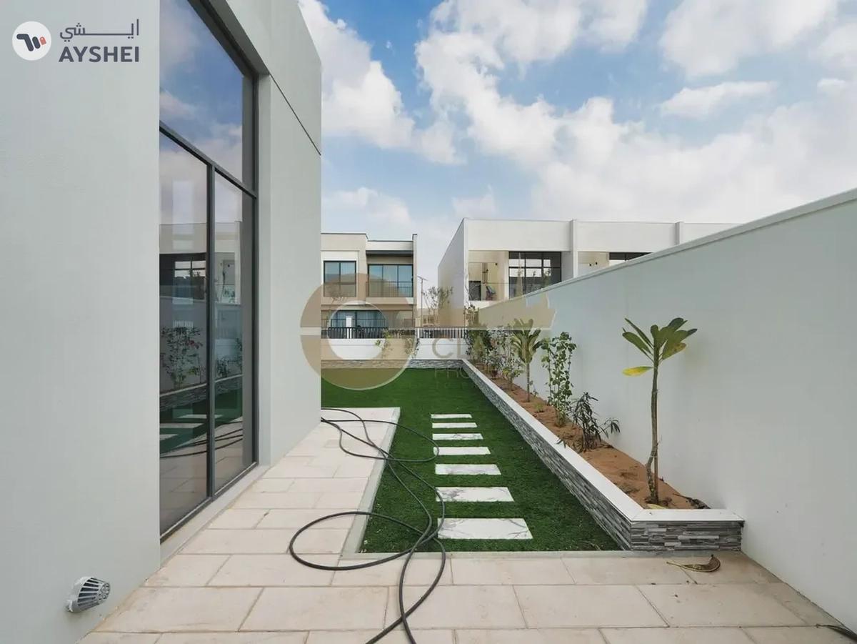 Brand New | Luxurious Townhouse | Huge Plot Size-3-3