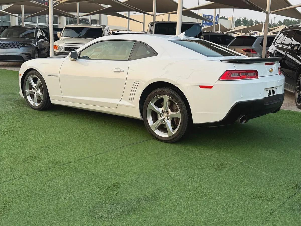 (2015) CHEVROLET CAMARO //GCC//FULL OPTION//LOW MILLAGE//ORIGINAL PAINT//EXCELLENT CONDITION//-4-4