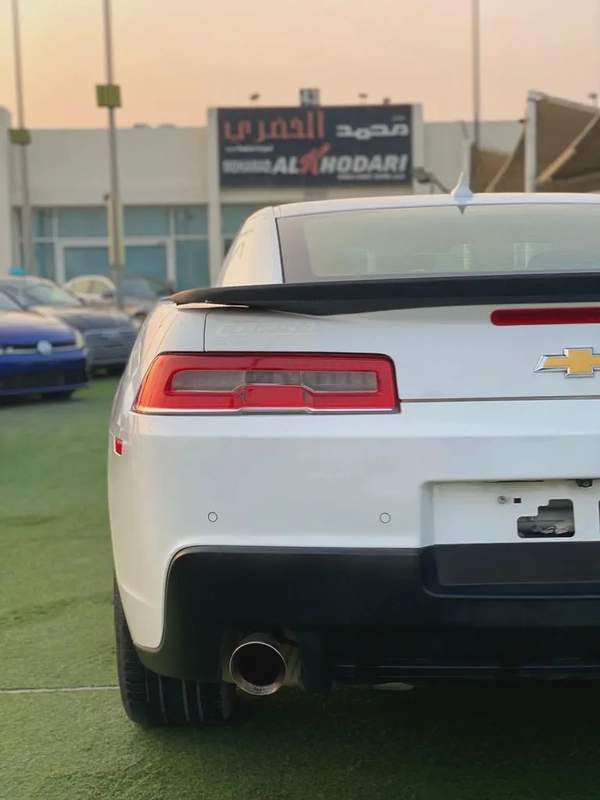 (2015) CHEVROLET CAMARO //GCC//FULL OPTION//LOW MILLAGE//ORIGINAL PAINT//EXCELLENT CONDITION//