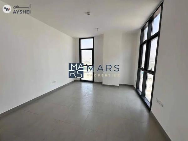 Brand new studio with gym pool and parking